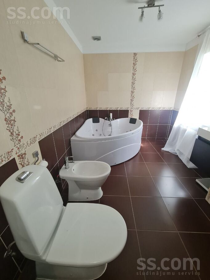 Mazā paradīze, Kuldīga un raj., Īvandes pag. — maja