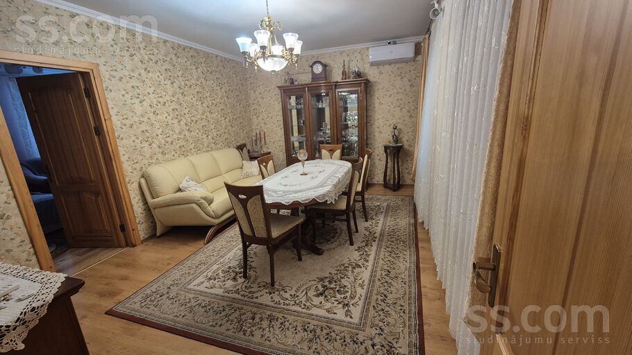 Alberta iela 8, Daugavpils un raj., Daugavpils — maja