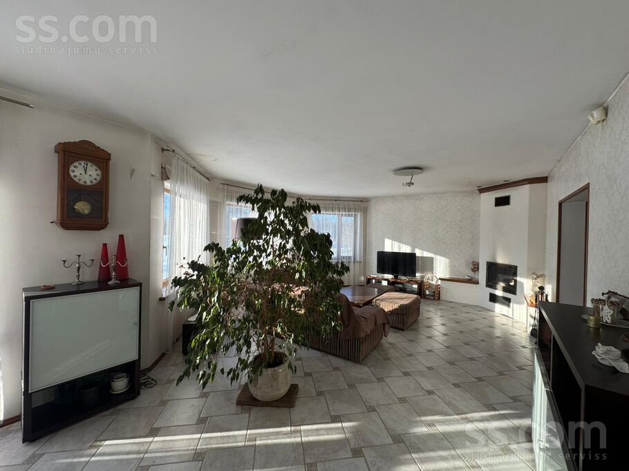 Atvari, Ģikši, Cēsis un raj., Amatas pag. — maja