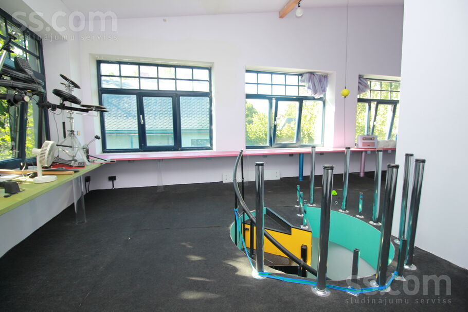 Dārzciema 17, Rīga — maja