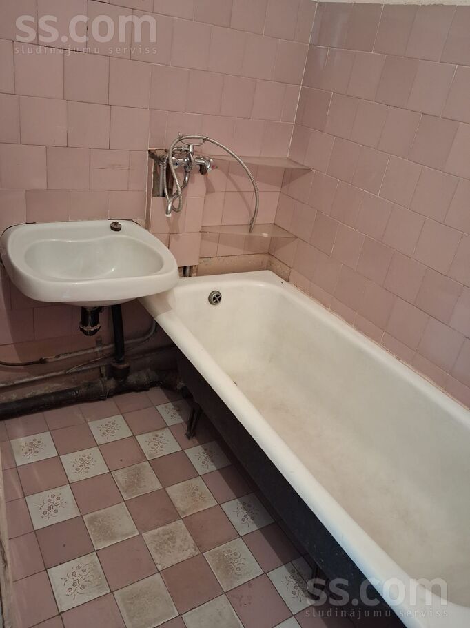 Viesturu 10 10, Sala, Jēkabpils un raj., Salas pag. — dzivoklis