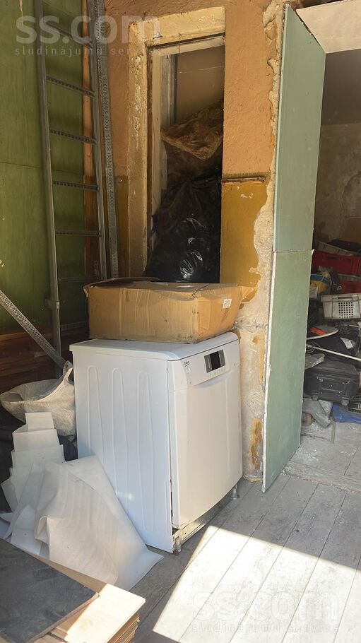 Vecāķu pr. 4, Rīga — maja