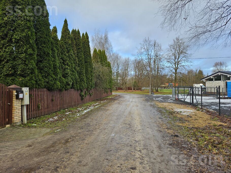 Ulmaņa g. bn, Rīga — zeme