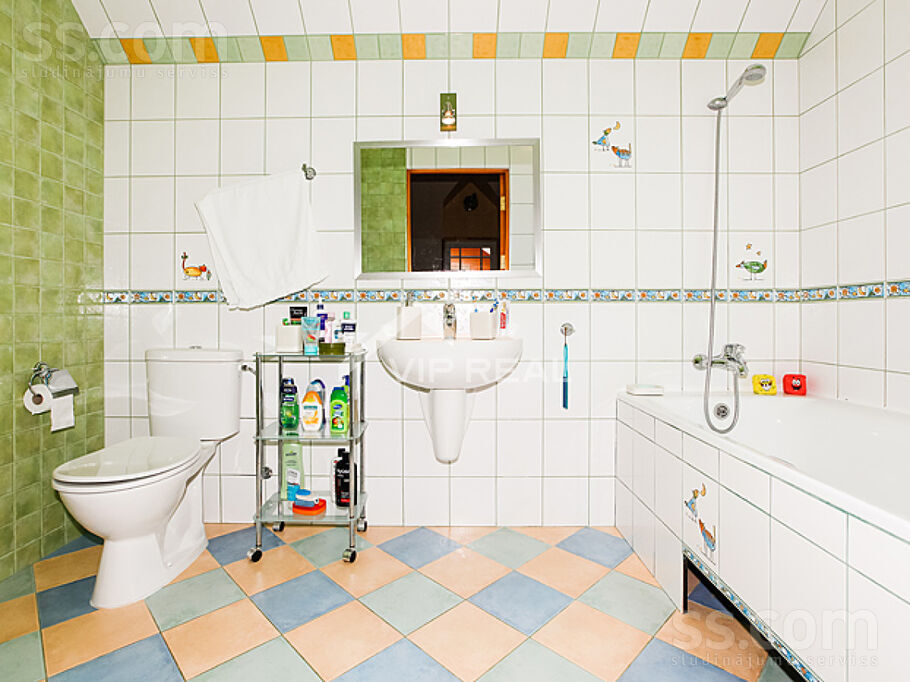 Edinburgas pr. 69, Jūrmala — maja