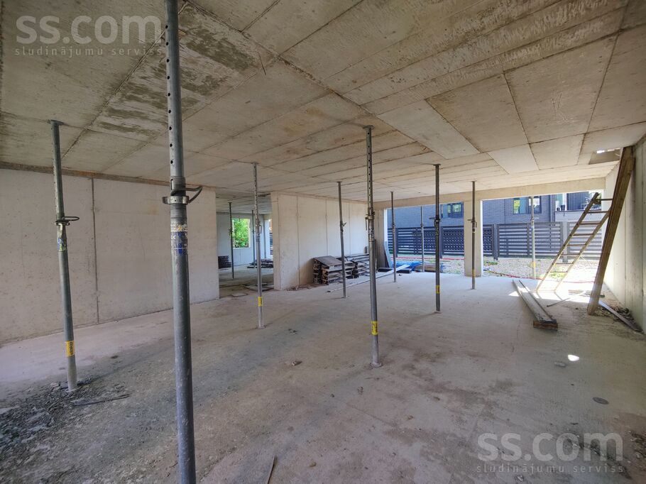 Dainas 8, Rīga — zeme