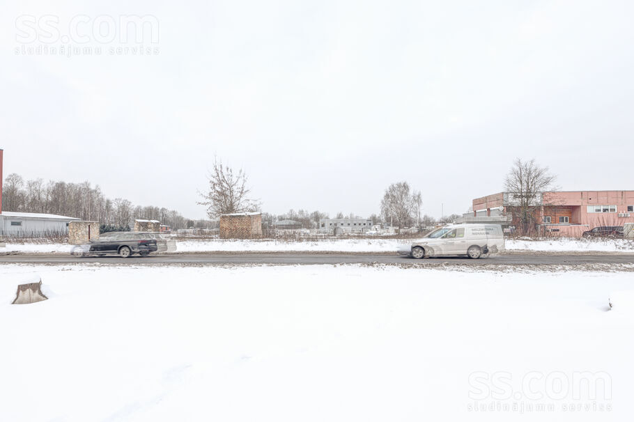 Granīta 1, Rīga — zeme