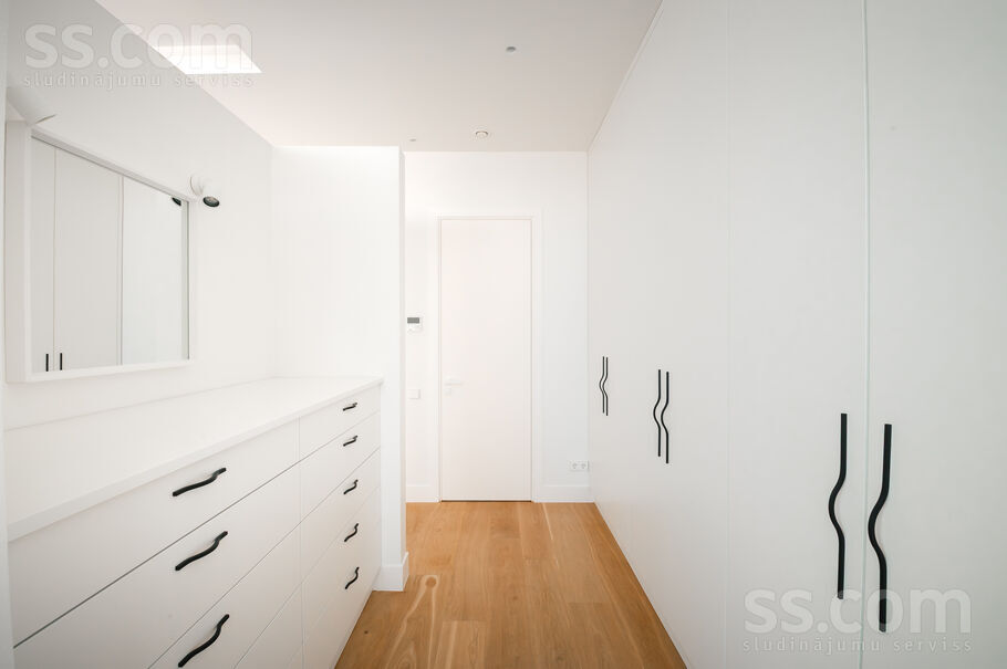 Jaunā Mežaparka 42, Rīga — maja