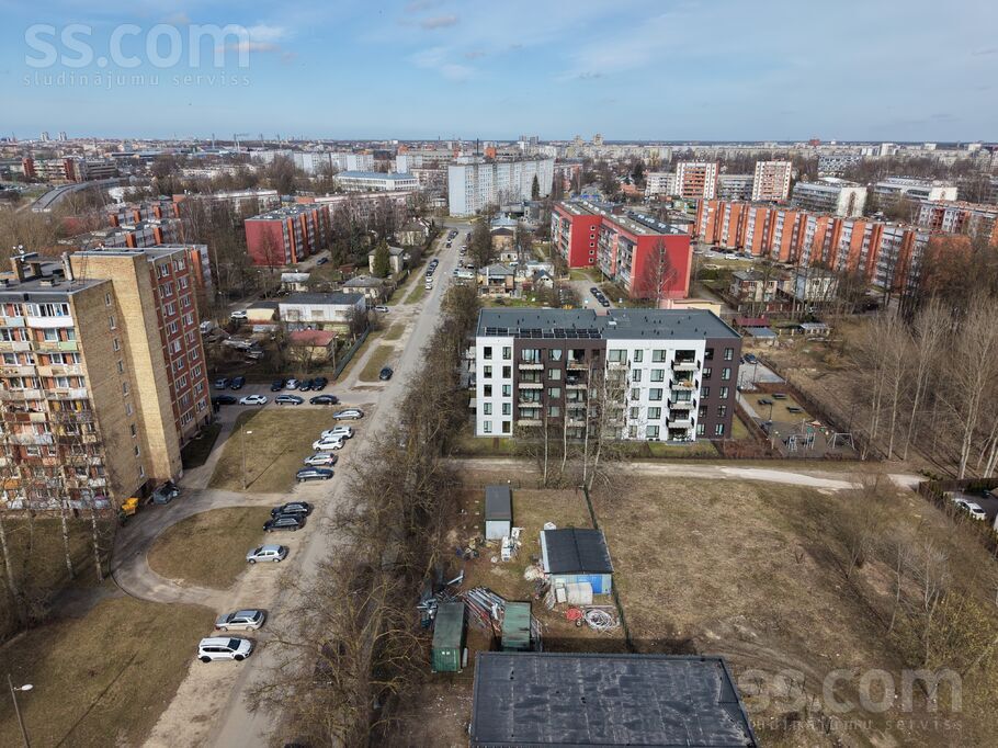 Nīcgales bn, Rīga — zeme