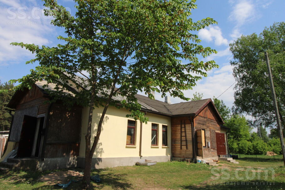 Vecāķu pr. 4, Rīga — maja