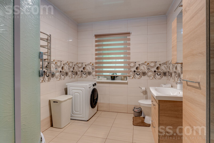 Cālīši, Jelgava un raj., Jelgava — maja