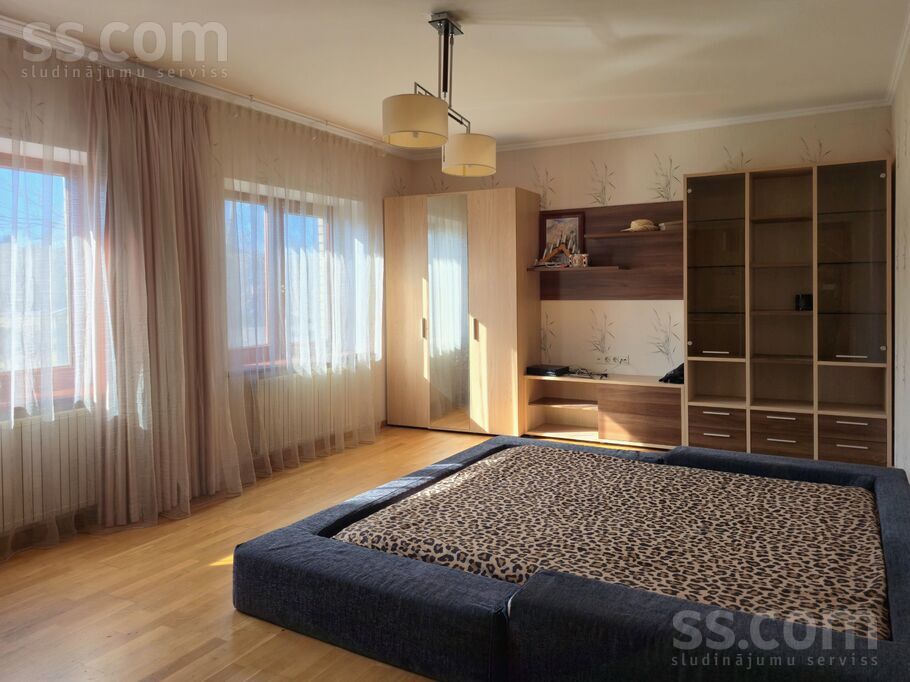 Ezermalas 24, Piņķi, Rīgas rajons, Babītes pag. — maja