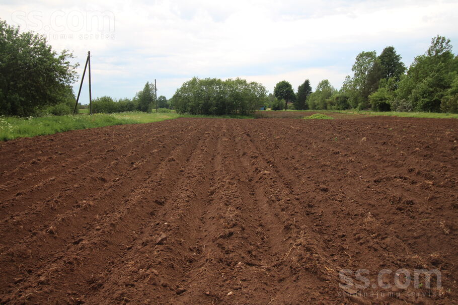 Rozes, Ustroņi, Rēzekne un raj., Sokolku pag. — zeme