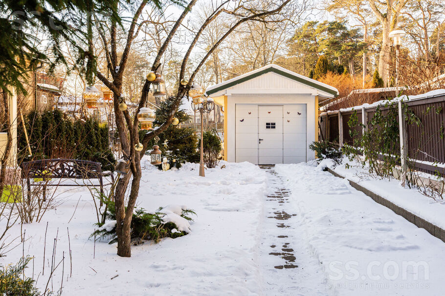 Ceriņu iela 10, Jūrmala — maja