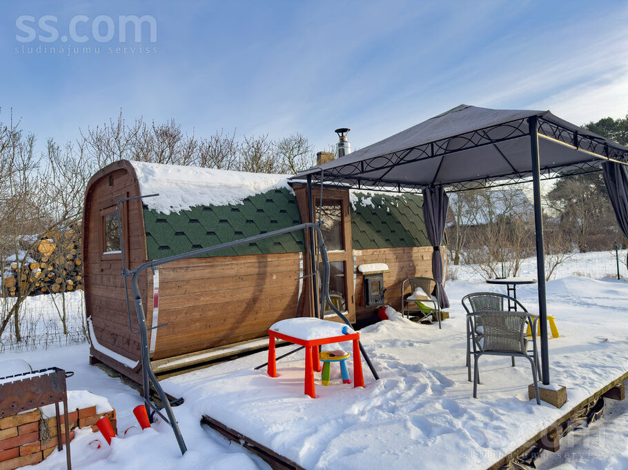 Dzintara iela 11, Engure, Tukums un raj., Engures pag. — maja