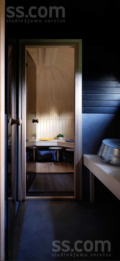 Plūmes/oāzes, Mazirbe, Talsi un raj., Kolkas pag. — maja