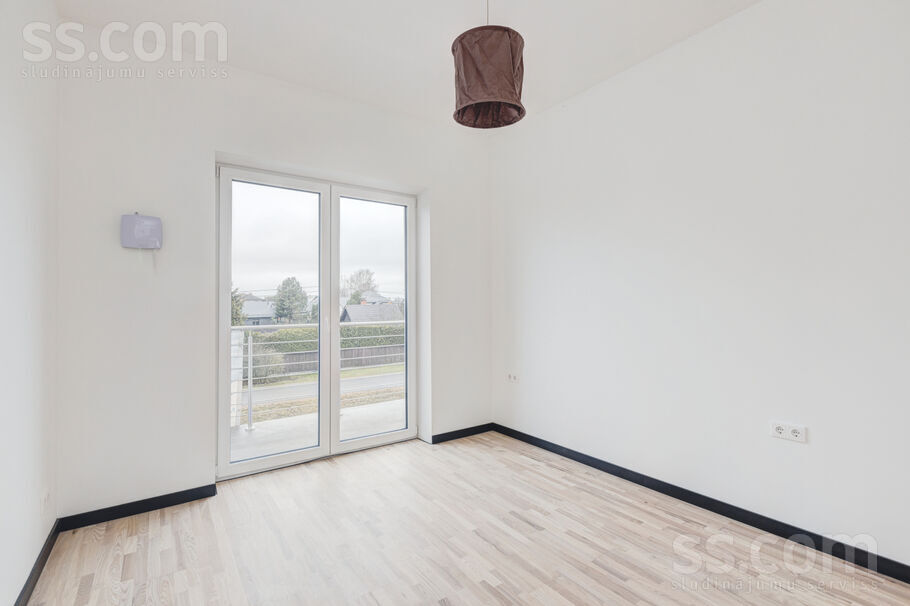 Rītausmas iela 1, Mārupe, Rīgas rajons, Mārupes pag. — maja