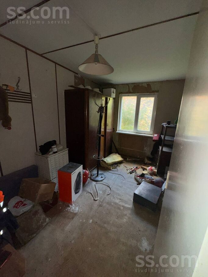 Ābeļziedi, Zūras, Ventspils un raj., Vārves pag. — maja