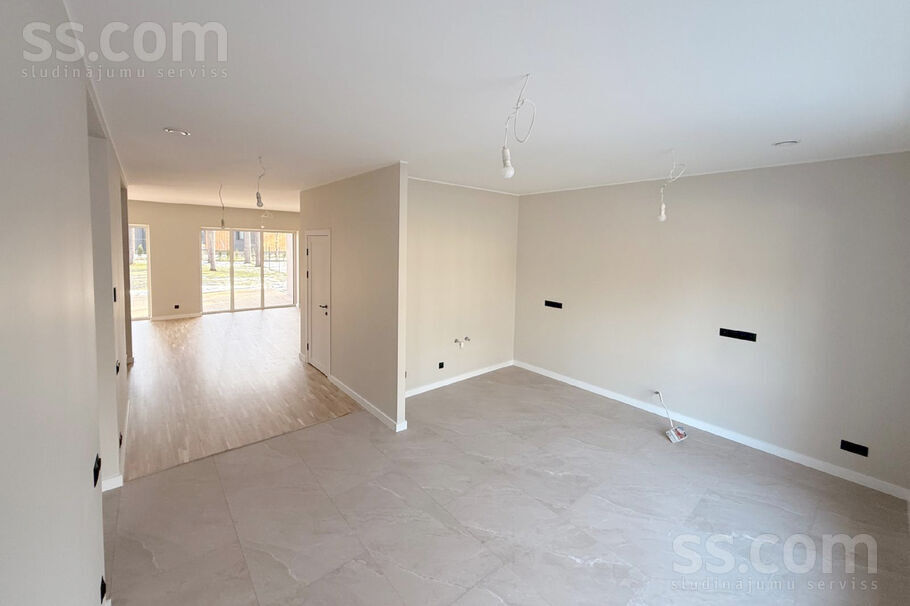 Dzintaru 4, Berģi, Rīgas rajons, Garkalnes nov. — maja