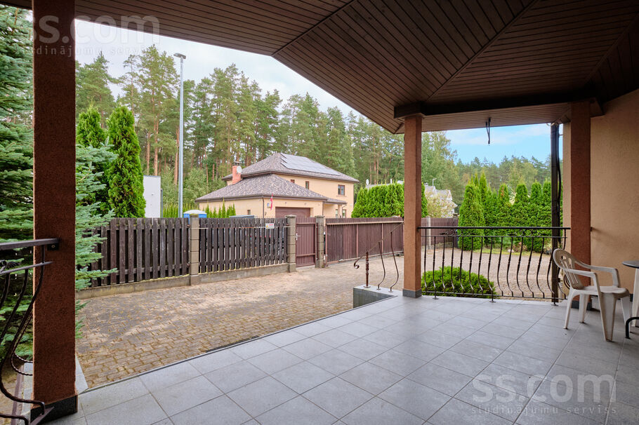 Bišu 9, Spilve, Rīgas rajons, Babītes pag. — maja