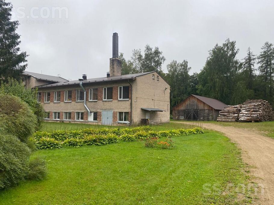 Ezersala 1, Ezersala, Ludza un raj., Zvirgzdenes pag. — maja