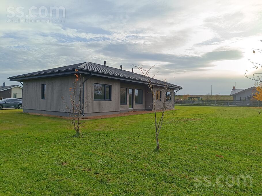 Zvejnieku iela 13, Ogre un raj., Ikšķile — maja