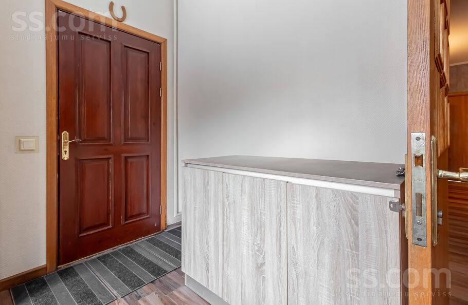 Zileņu 8, Rīga — maja