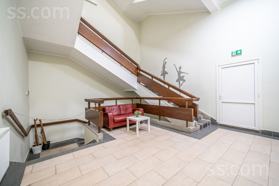 Aspazijas bulv. 20, Rīga — maja