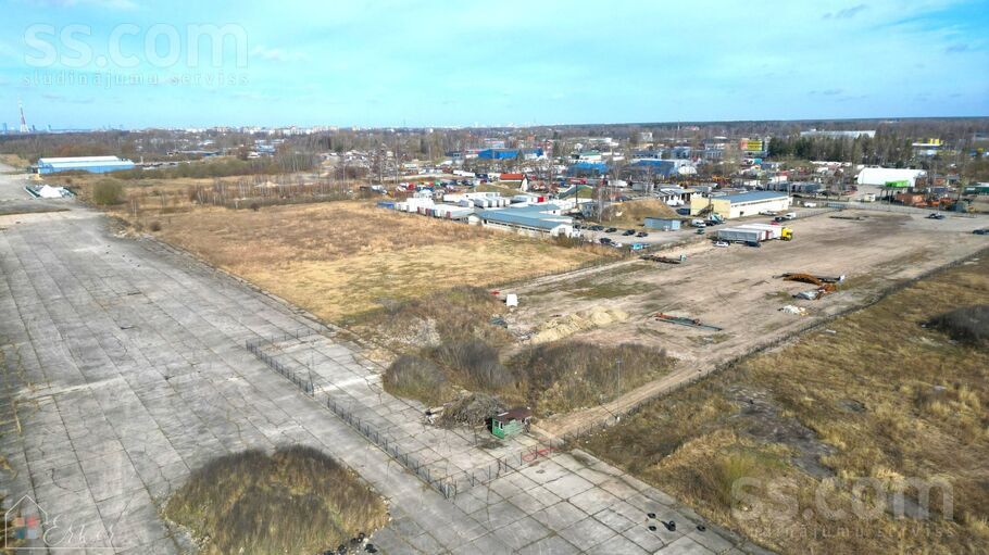 Vējstūru 36, Rīga — zeme