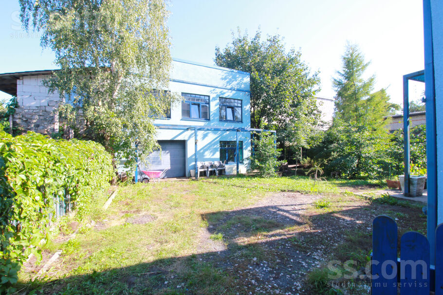 Dārzciema 17, Rīga — maja