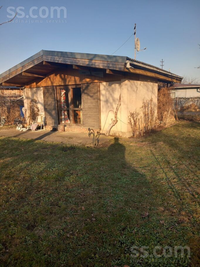 Dārziņu 31. l. 12, Rīga — maja