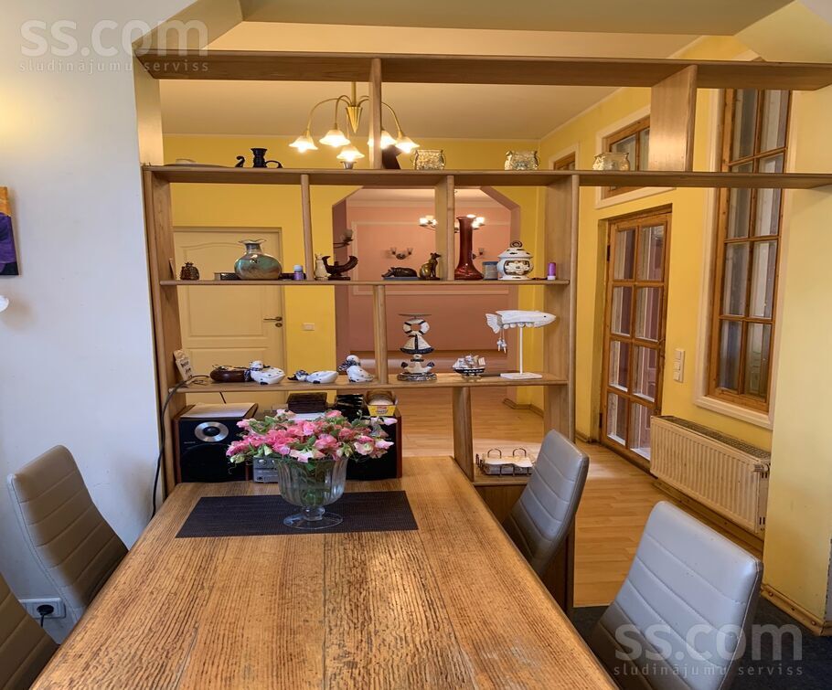 Meža prospekts 61, Jūrmala — maja