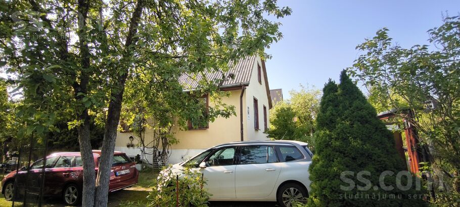 Buru iela 32, Ziemeļblāzma, Limbaži un raj., Skultes pag. — maja