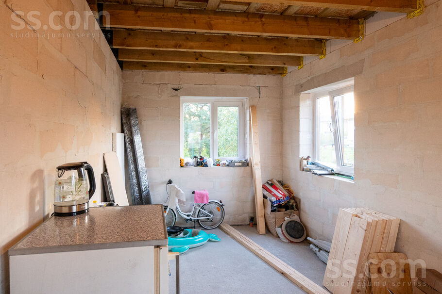 Anniņas 9, Mežezeri, Rīgas rajons, Salaspils l. t. — maja