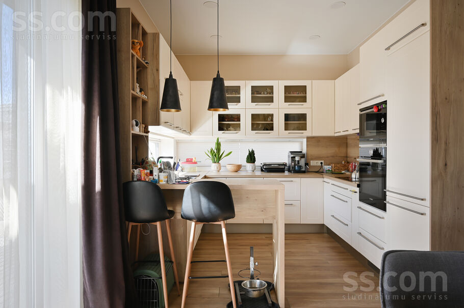 Mango iela 1, Mežāres, Rīgas rajons, Babītes pag. — maja