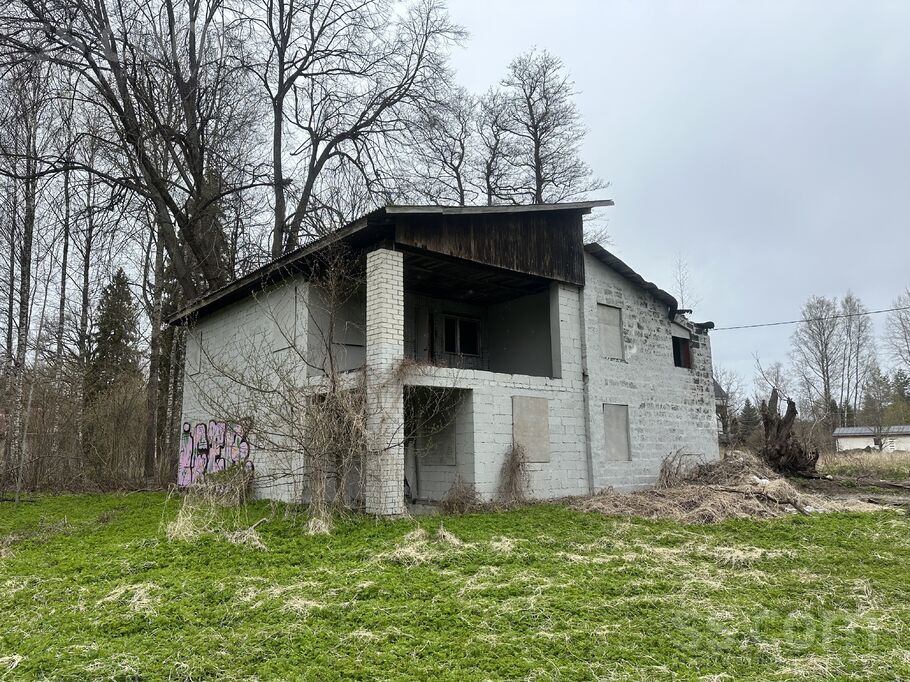 Ulmaņa g. 182, Rīga — zeme