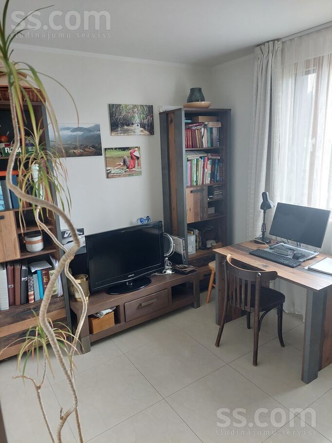 Upmaļu, Ogre un raj., Ikšķile — maja