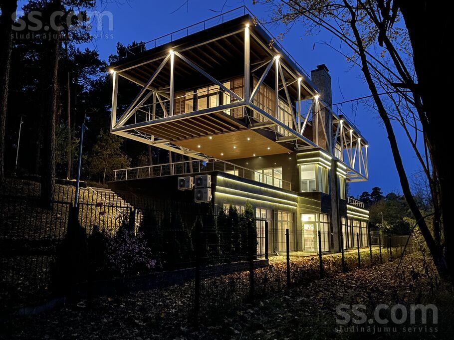 Ezermalas 44, Rīga — maja