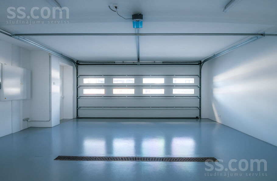 Jaunā Mežaparka 42, Rīga — maja