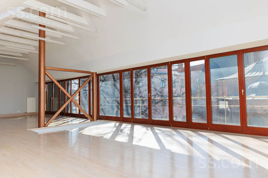 Jauniela 15, Rīga — maja