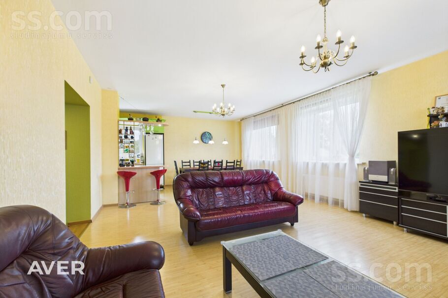 Lakstīgalu iela 32, Skrīveri, Aizkraukle un raj., Skrīveru pag. — maja