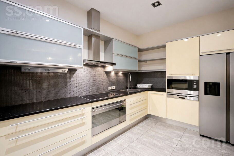 Raiņa bulv. 2, Rīga — dzivoklis