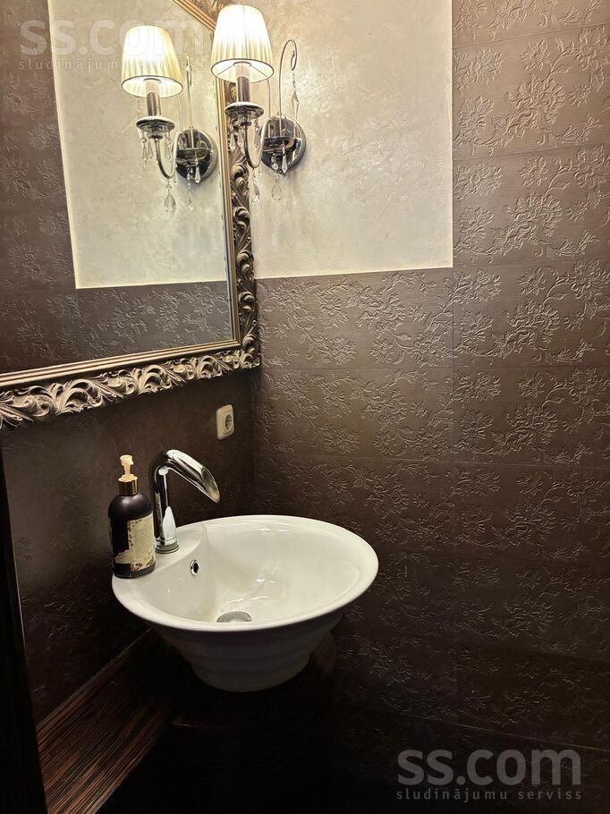 Baļķu 5, Jūrmala — maja