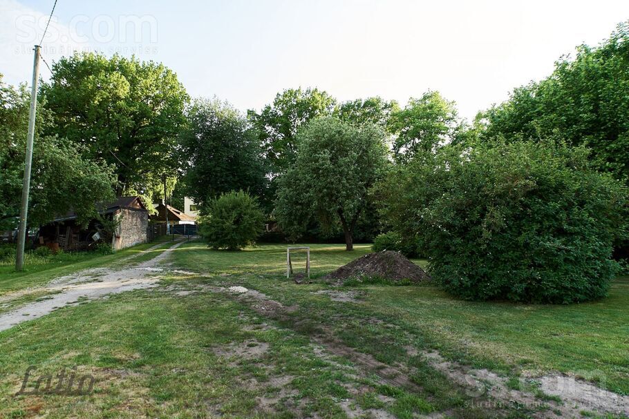 Rucavas, Rīga — zeme