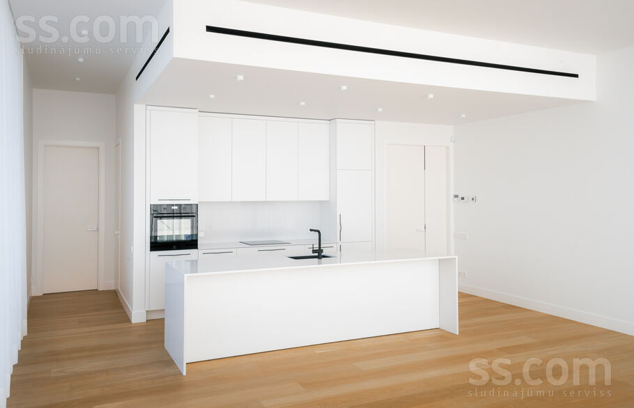 Jaunā Mežaparka 42, Rīga — maja