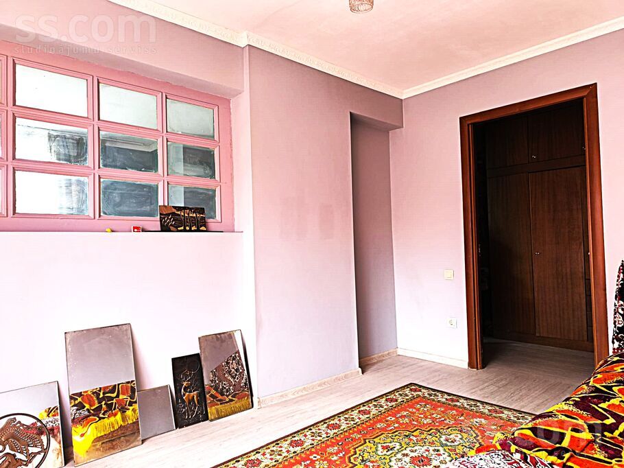 Nelku, Ogre un raj., Ogre — maja