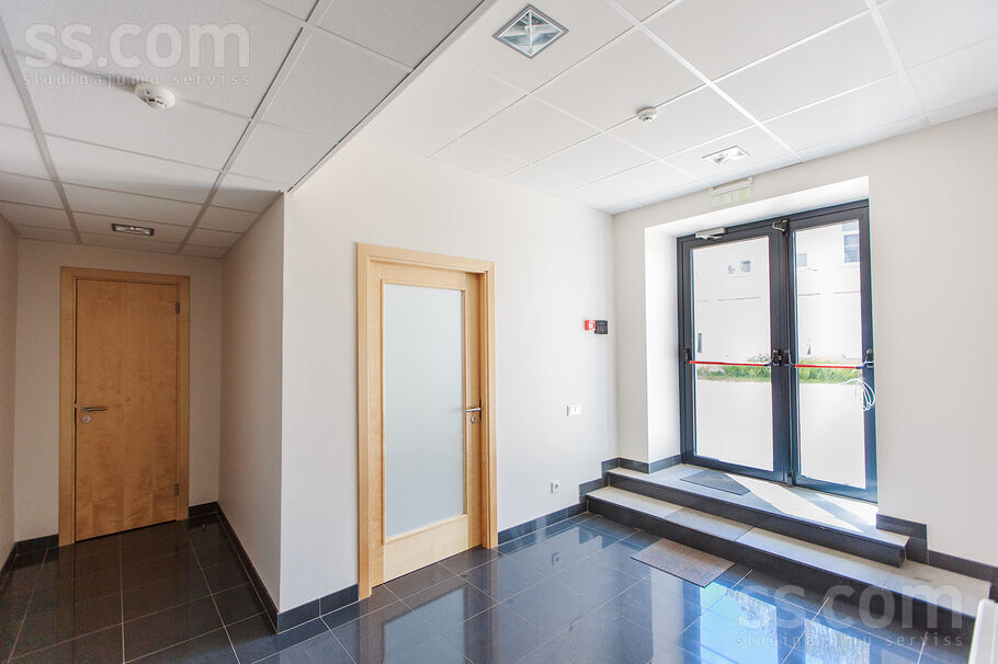 18 Novembra iela 37a, Daugavpils un raj., Daugavpils — telpa