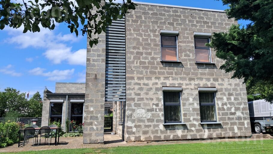 Dārziņu 50. l., Rīga — maja