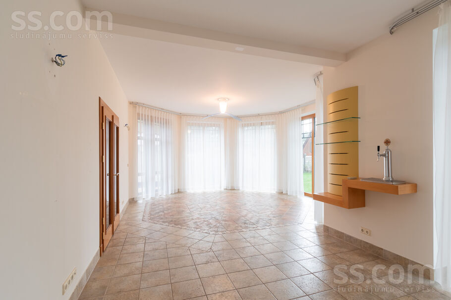 Parka iela 2, Jūrmala — maja