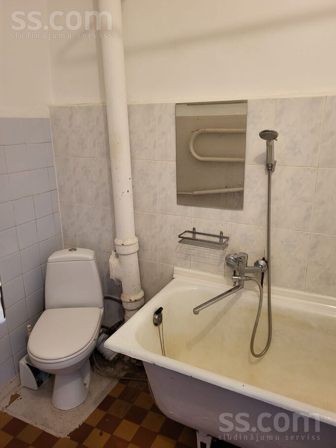 Viestura laukums 3, Valmiermuiža, Valmiera un raj., Valmieras pag. — dzivoklis