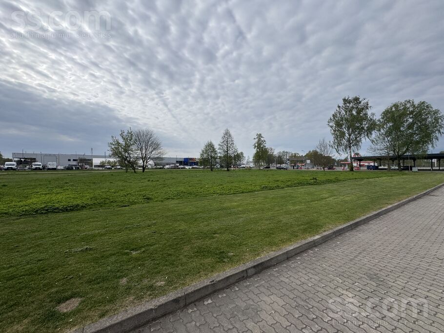 Ulmaņa g., Rīga — zeme